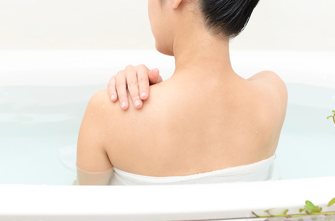 背中ニキビの予防法・改善方法を解説