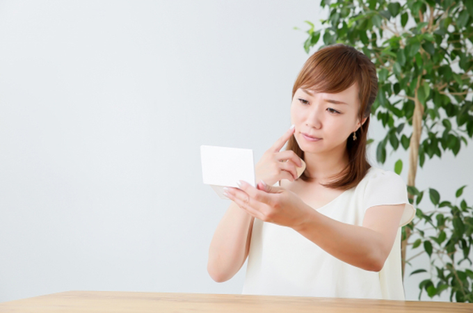 「毛穴の黒ずみ（角栓）」とは