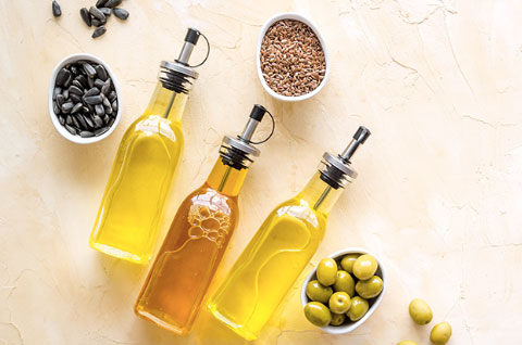 油に含まれる脂質は大腸を刺激して、腸の運動を促す