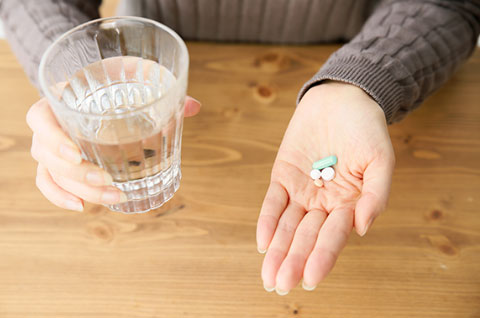 我慢せず市販の便秘薬を利用する