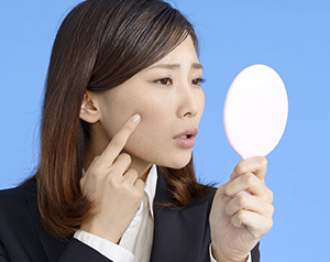 曼秀雷敦小护士护肤相谈室：救救我的成人痘！