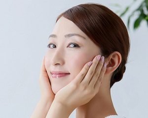 おうち時間が長いときは“巣ごもり美白”で差をつける！