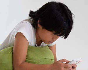 子どもの“疲れ目”が視力低下の原因！？大切な目を守るための6カ条